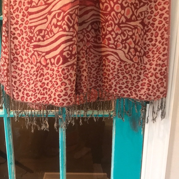 Scarf/ wrap - Picture 2 of 3